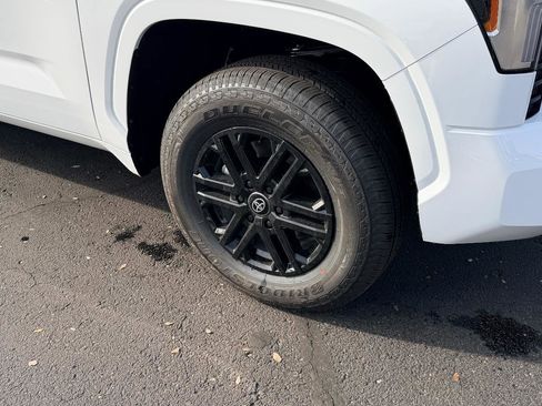 New 2026 Toyota Tundra SR image 7