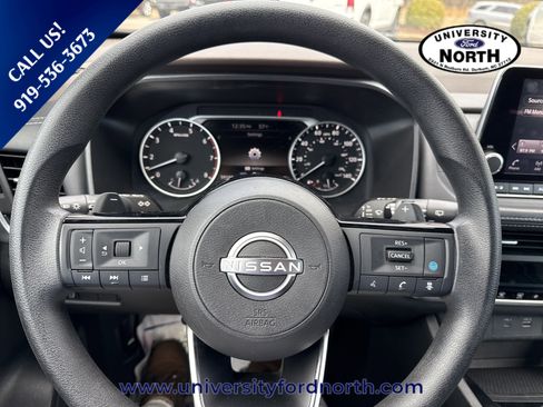 Used 2023 Nissan Rogue SV image 17