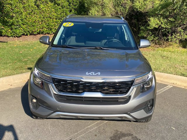 Used 2023 Kia Seltos S w/ Navigation Package FWD image 2