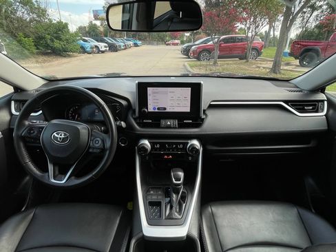 Used 2023 Toyota RAV4 XLE Premium FWD image 11