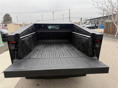 Used 2024 Tesla Cybertruck AWD Crew Cab image 38