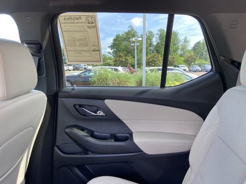 Used 2023 Chevrolet Traverse LT w/ LPO, Cargo Package AWD/4WD image 50
