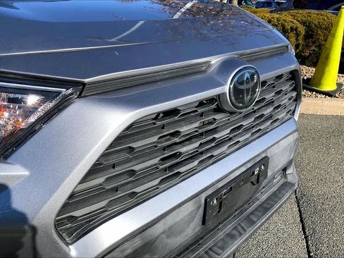 Used 2020 Toyota RAV4 XLE image 29