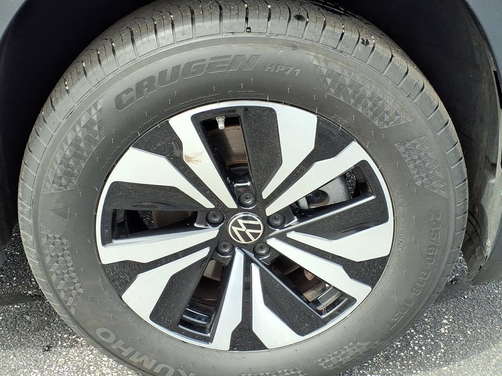 Used 2025 Volkswagen Atlas SE AWD/4WD image 18