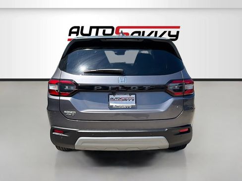 Used 2025 Honda Pilot EX-L image 6