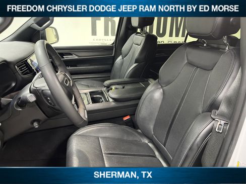 Used 2024 Jeep Wagoneer L Series II w/ Flexible Seating Group image 7