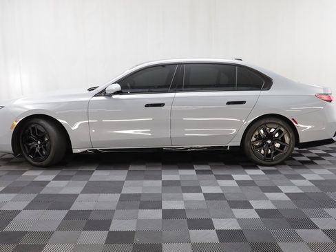 Used 2024 BMW 760i xDrive w/ Premium Package 2 image 4