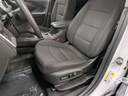 Used 2023 GMC Terrain SLE w/ Driver Convenience Package image 9