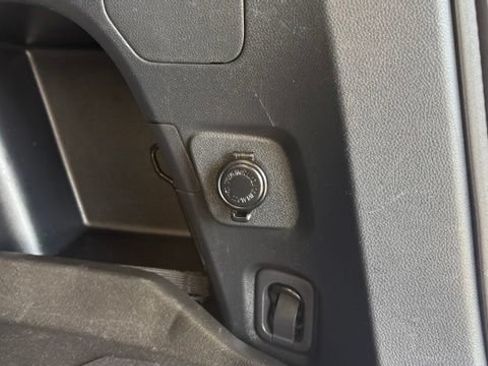 Used 2020 Subaru Outback Premium AWD/4WD image 6