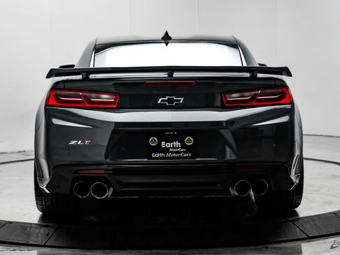 Used 2018 Chevrolet Camaro ZL1 RWD image 10