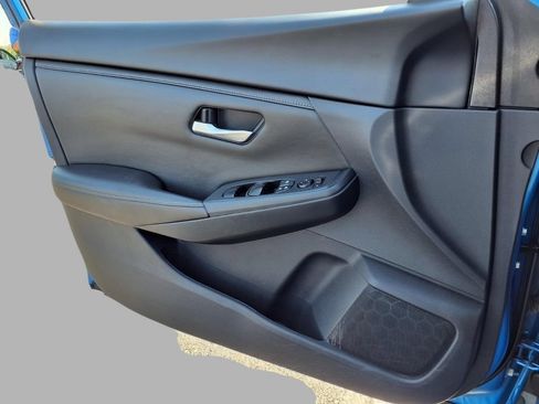Used 2024 Nissan Sentra SV FWD image 18