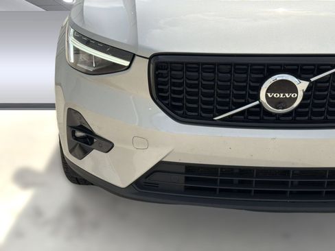 Certified 2023 Volvo XC40 B4 Plus w/ Protection Package Premier FWD image 28