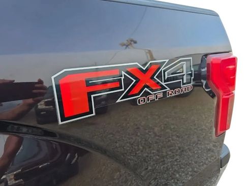 Used 2019 Ford F150 King Ranch w/ Equipment Group 601A Luxury AWD/4WD image 11