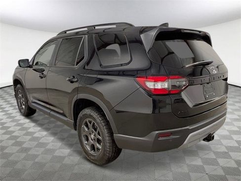 New 2025 Honda Pilot TrailSport image 3