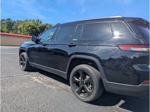 Used 2023 Jeep Grand Cherokee L Laredo AWD/4WD image 4