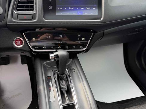 Used 2018 Honda HR-V EX image 24