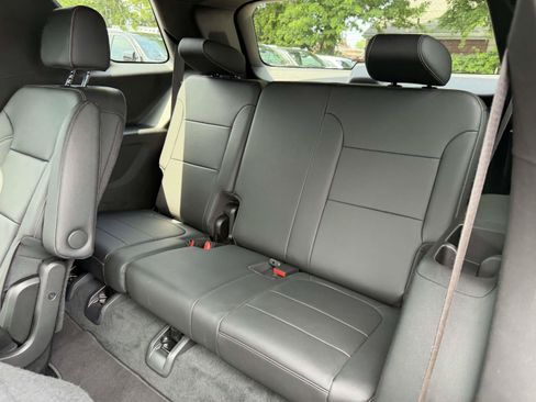 Certified 2022 Chevrolet Traverse LT w/ LPO, Black Accent Package AWD/4WD image 14