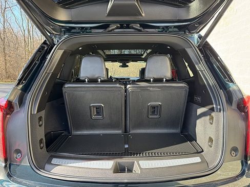 Used 2024 Cadillac XT6 Premium Luxury image 31