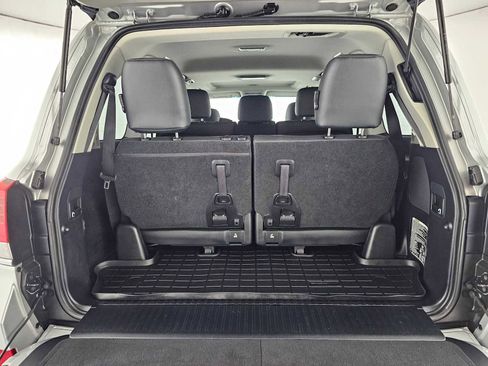 Used 2019 Toyota Land Cruiser image 15