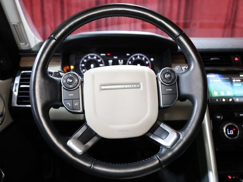 Used 2018 Land Rover Discovery HSE AWD/4WD image 16