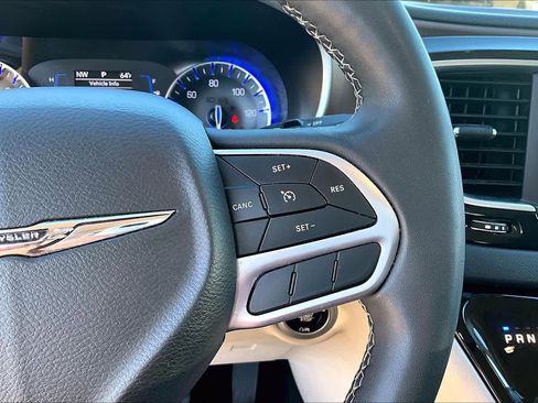 Certified 2023 Chrysler Voyager LX image 14