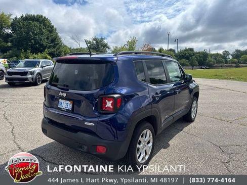 Used 2016 Jeep Renegade Latitude w/ Popular Equipment Group AWD/4WD image 5
