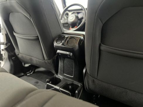 Used 2019 Jeep Wrangler Unlimited Sport S AWD/4WD image 22
