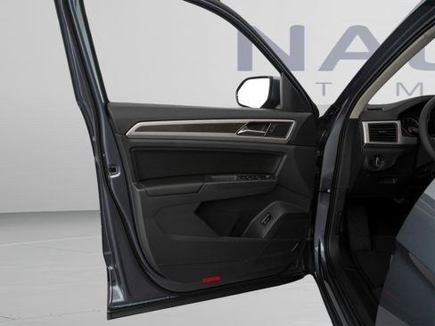 Used 2018 Volkswagen Atlas SE FWD image 12