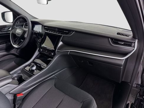 New 2025 Jeep Grand Cherokee L Laredo w/ Luxury Tech Group I image 29