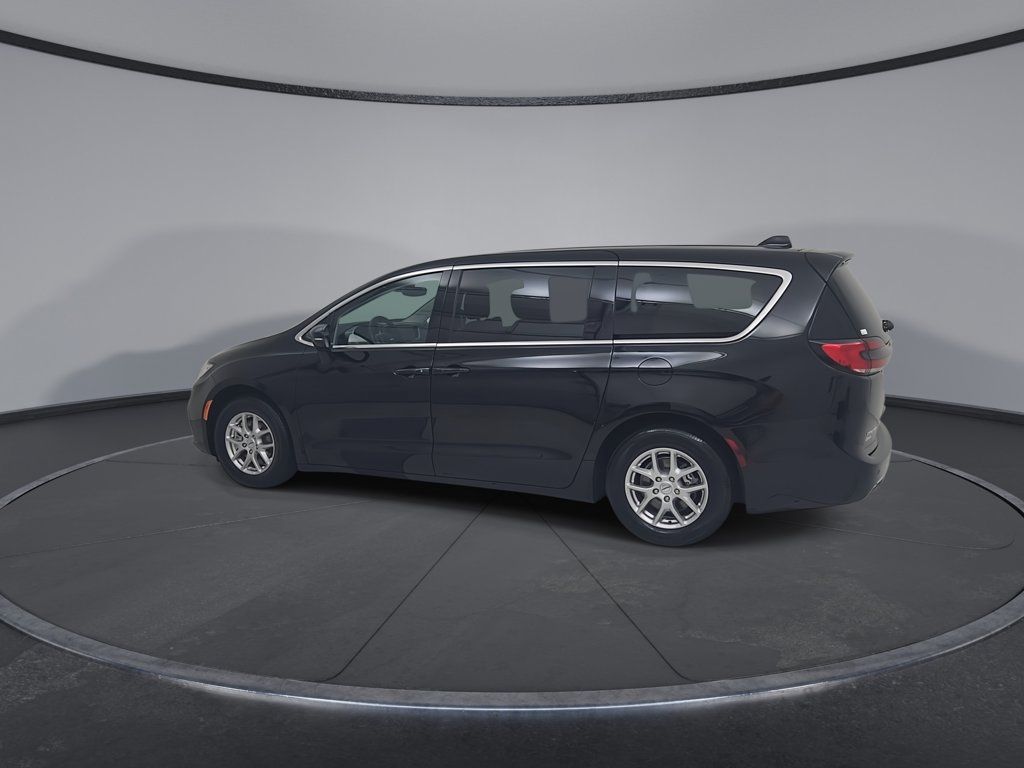 Certified 2024 Chrysler Pacifica Touring-L FWD image 12