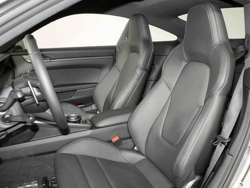 Certified 2024 Porsche 911 Carrera RWD image 5