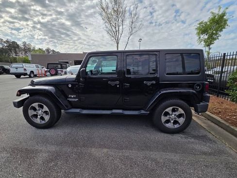 Used 2016 Jeep Wrangler Unlimited Sahara image 3