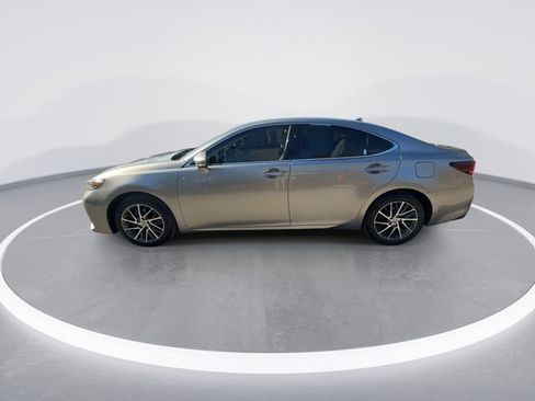 Used 2018 Lexus ES 350 w/ Luxury Package w/Wood Trim image 5