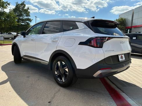 Used 2026 Kia Sportage LX FWD image 8