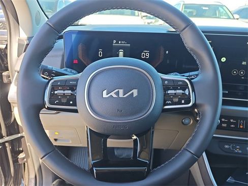 New 2026 Kia Carnival LXS image 17