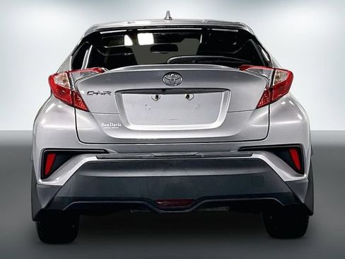 Used 2018 Toyota C-HR XLE FWD image 6