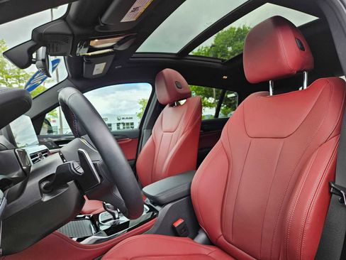 Used 2025 BMW X4 M40i w/ Premium Package image 25