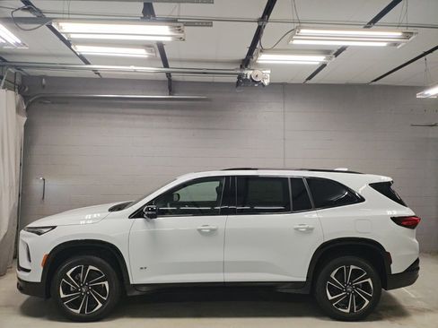 New 2026 Buick Enclave Sport Touring w/ Power Package image 17