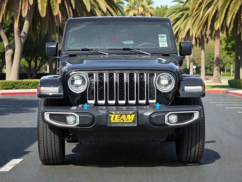 Used 2023 Jeep Wrangler Unlimited Sahara image 3