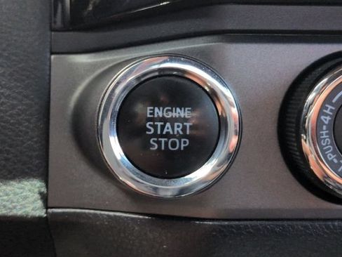 Used 2016 Toyota Tacoma TRD Sport w/ Premium & Technology Package AWD/4WD image 31