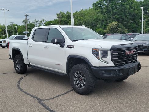 Used 2025 GMC Sierra 1500 AT4X AWD/4WD image 2