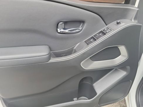 Used 2022 Nissan Frontier SV image 18
