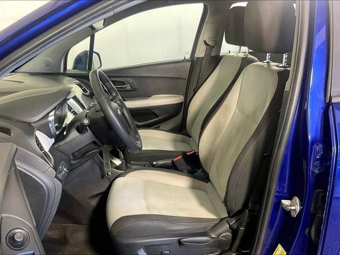 Used 2017 Chevrolet Trax LS AWD/4WD image 30