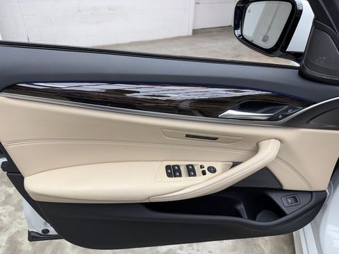 Certified 2022 BMW 540i xDrive w/ M Sport Package image 10