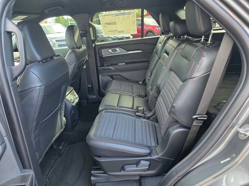 New 2026 Ford Explorer ST-Line w/ ST-Line Street Pack image 9