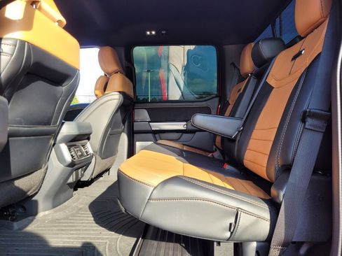 Used 2024 Ford F250 Platinum image 6