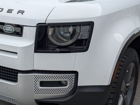 Used 2025 Land Rover Defender 110 S AWD/4WD image 12