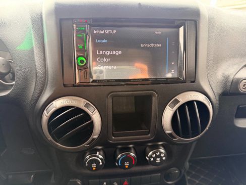 Used 2015 Jeep Wrangler Unlimited Sport image 30