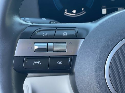 Certified 2025 Hyundai Kona SEL image 8