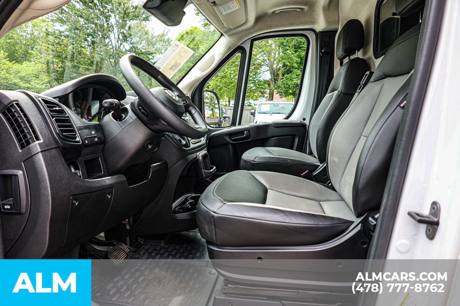 Used 2025 RAM ProMaster 2500 w/ Convenience Group FWD image 17